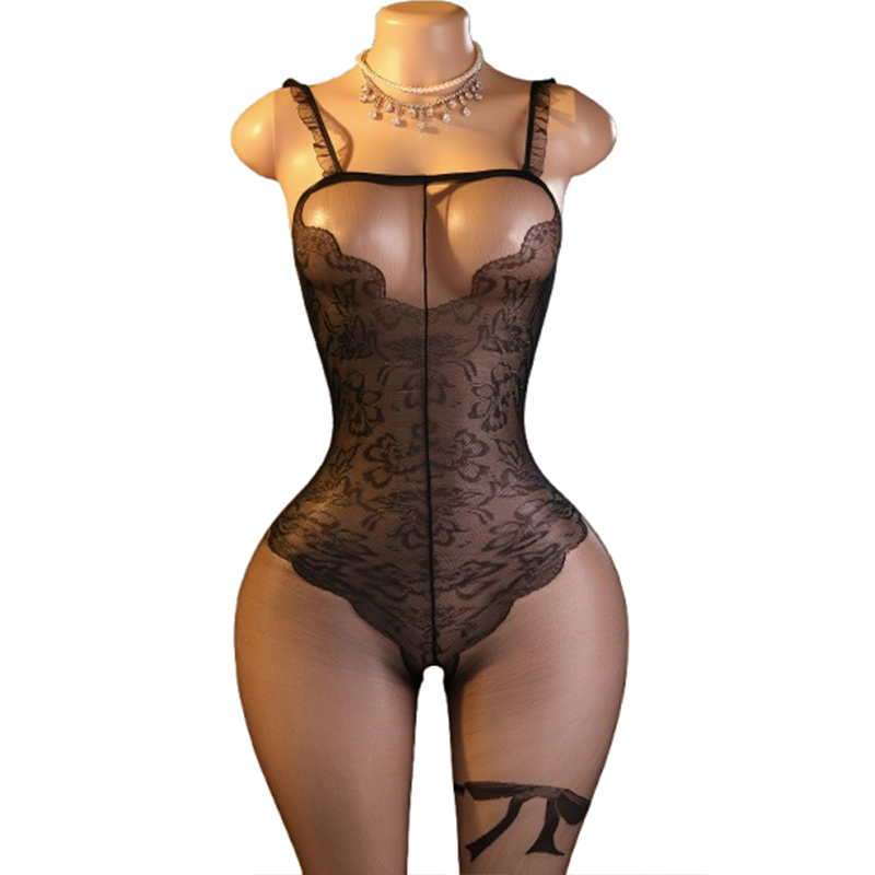Lingerie - 魅惑的な黒のレースボディスーツ—女性向けにデザインされた、シースルーのカットアウトスタイルとエキゾチックなランジェリーの美しさが特徴です。