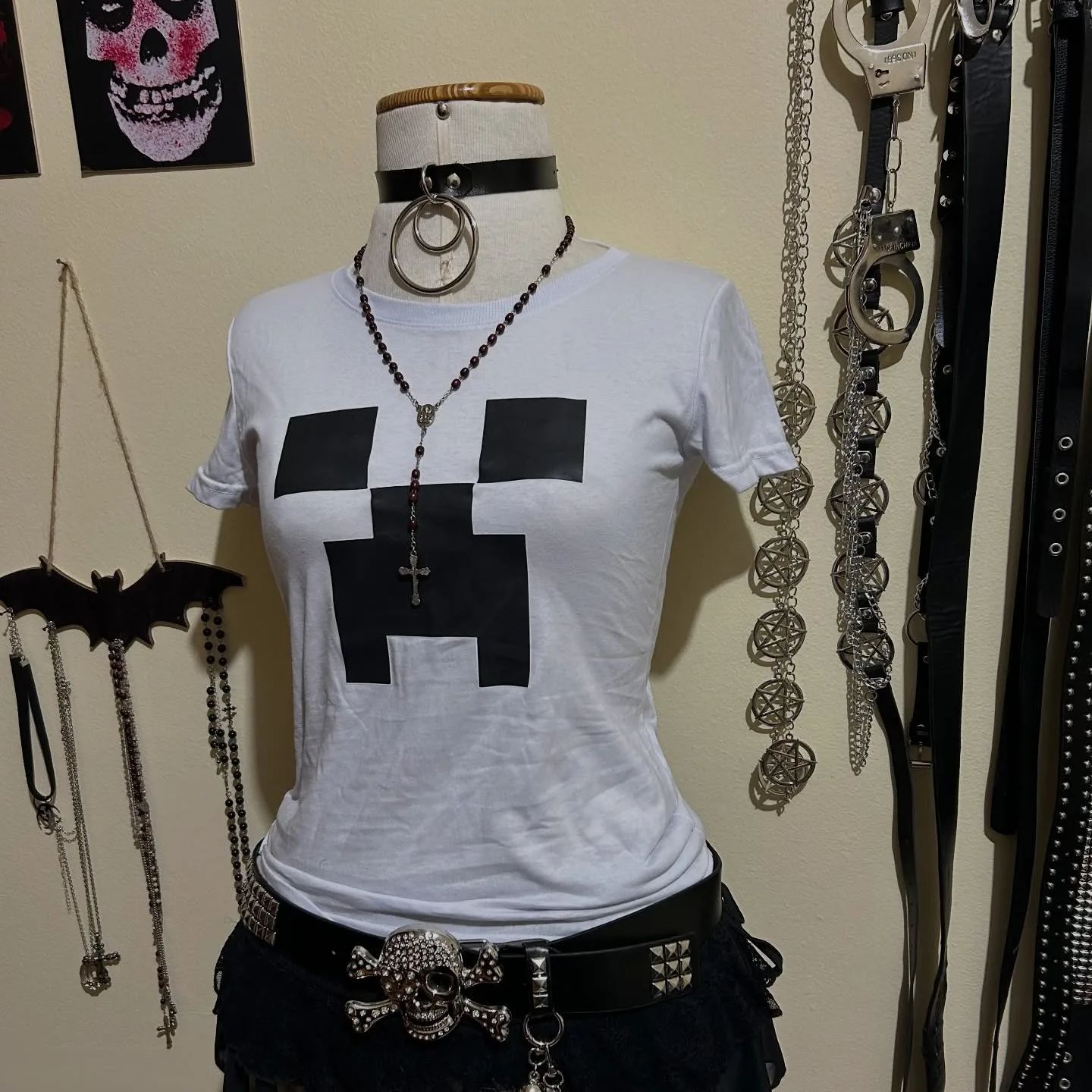 2000年代原宿系ファッション エモガール スリム Y2K  - Y2K Graphic Baby Tee Crop のレビューと価格
