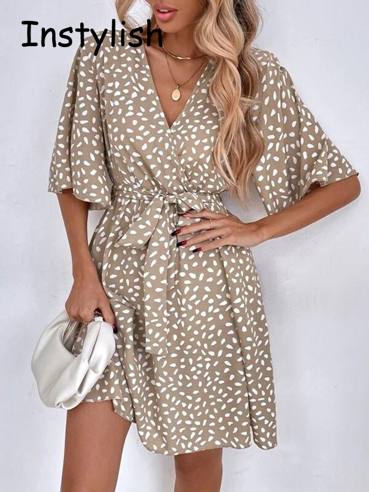 ベルト付きミニプリントドレス,半袖,Vネック - French Vintage Floral Midi Dress のレビューと価格